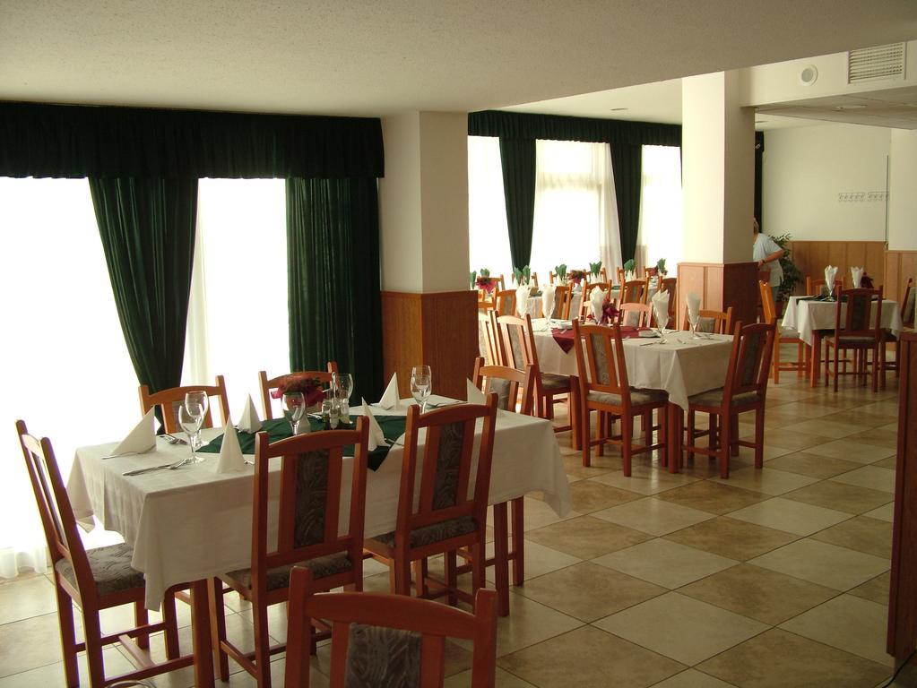 Pontis Hotel Biatorbágy Exterior foto